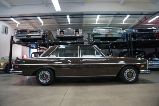 Mercedes-Benz 280 SEL 4.5 V8 Sedan 1973 image number 2