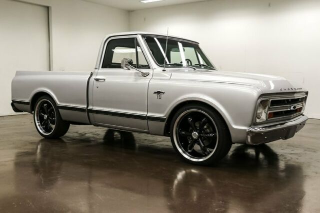 Chevrolet C-10 1967 image number 0