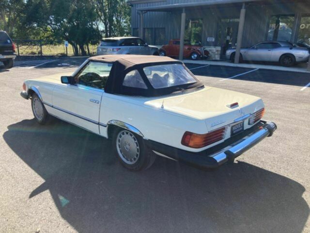 Mercedes-Benz SL-Class 1979 image number 6