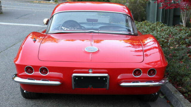 Chevrolet Corvette 1962 image number 24