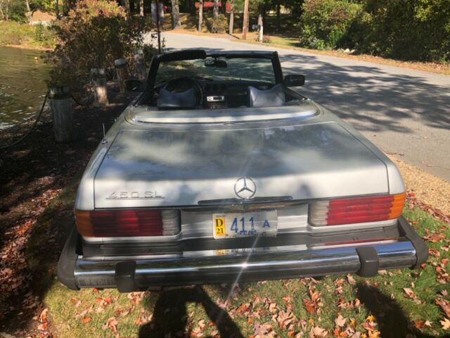 Mercedes-Benz SL-Class 1978 image number 15