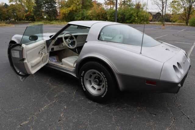 Chevrolet Corvette 1978 image number 13