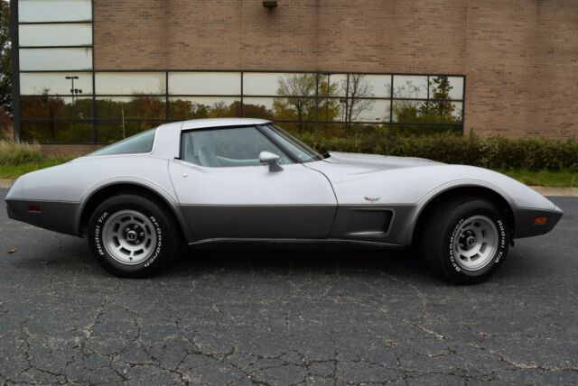 Chevrolet Corvette 1978 image number 27