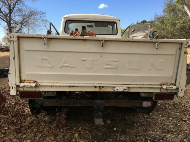 Datsun Pickup 1963 image number 14