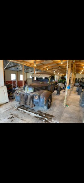 Ford 1 Ton Pickup 1946 image number 1