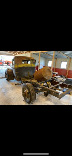 Ford 1 Ton Pickup 1946 image number 14