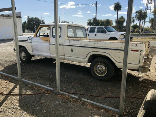 Ford F250 1977 image number 15