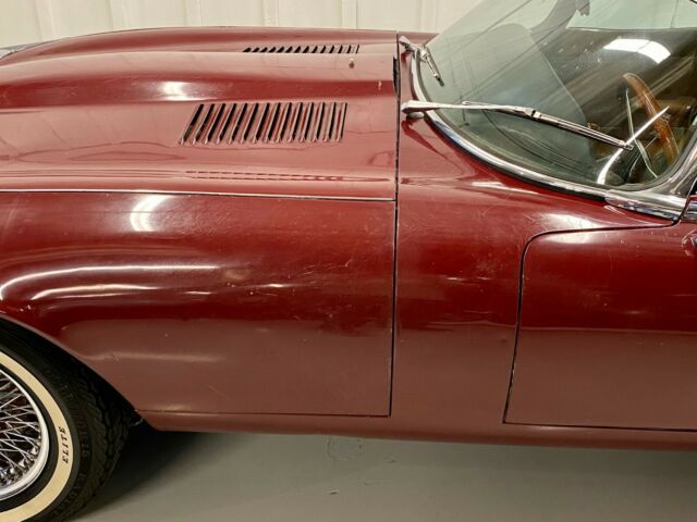 Jaguar E-Type 1974 image number 37