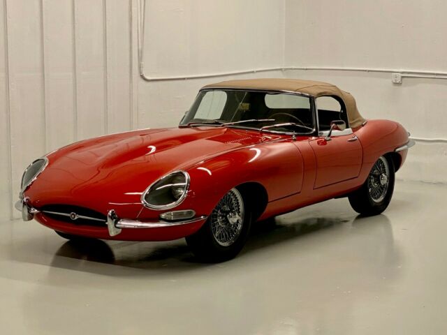 Jaguar E-Type 1962 image number 13