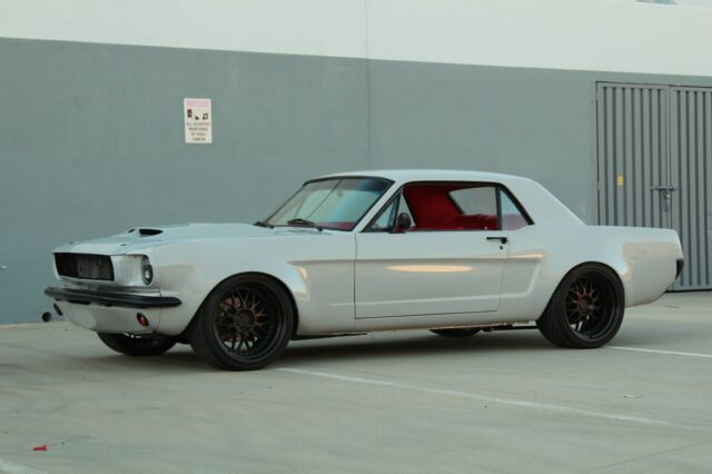 Ford Mustang 1965 image number 1