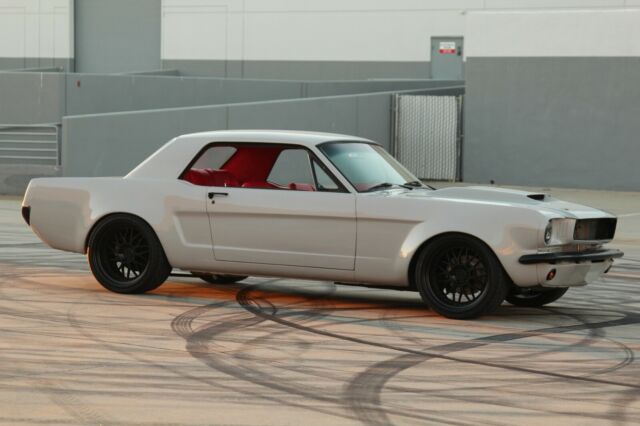 Ford Mustang 1965 image number 13