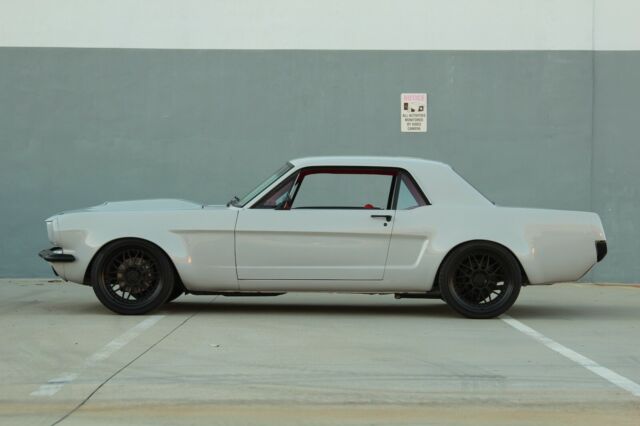 Ford Mustang 1965 image number 14