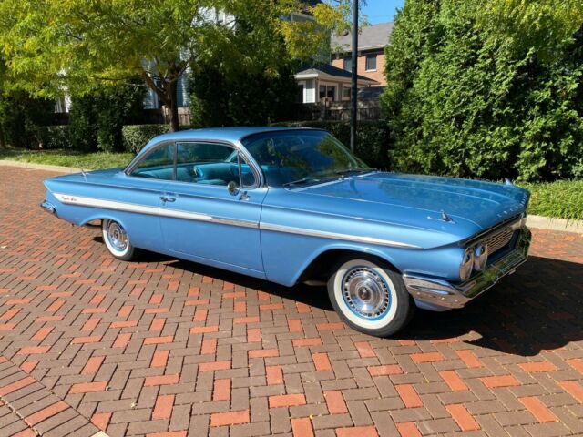 Chevrolet Impala 1961 image number 0