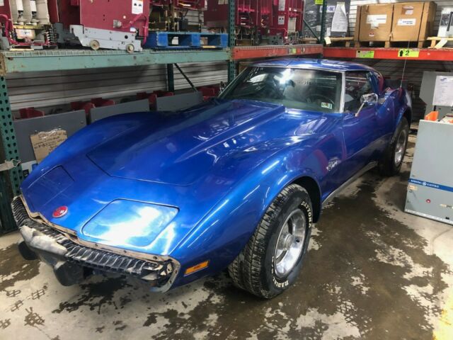 Chevrolet Corvette 1975 image number 0