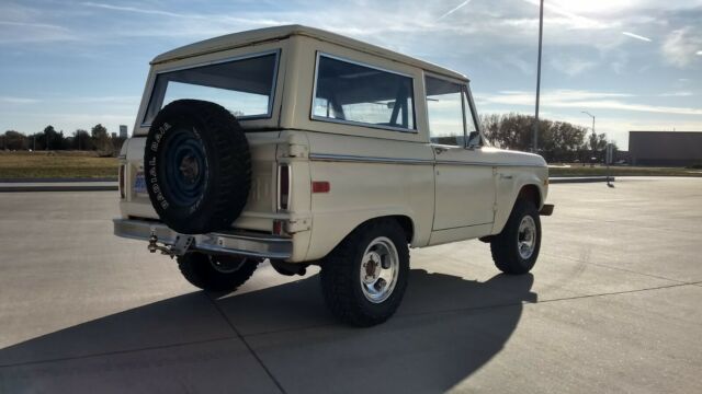 Ford Bronco 1975 image number 28