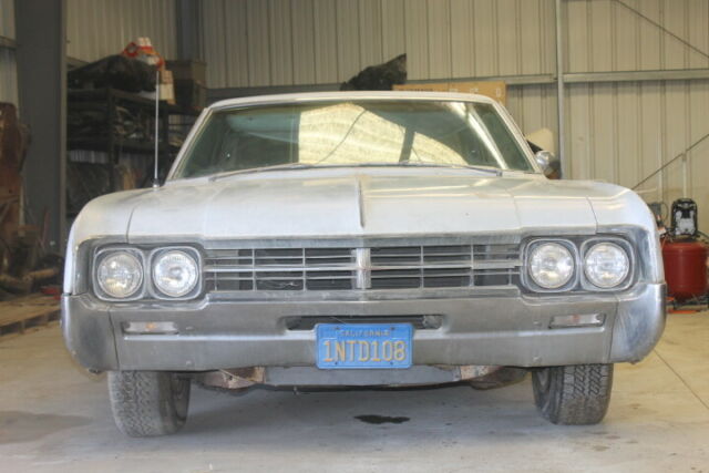 Oldsmobile Starfire 1966 image number 2