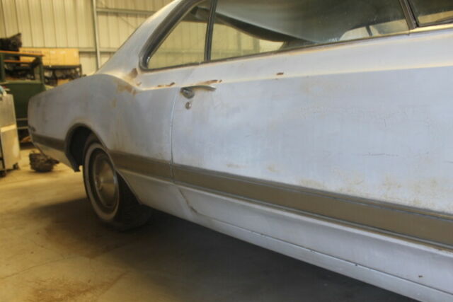 Oldsmobile Starfire 1966 image number 31