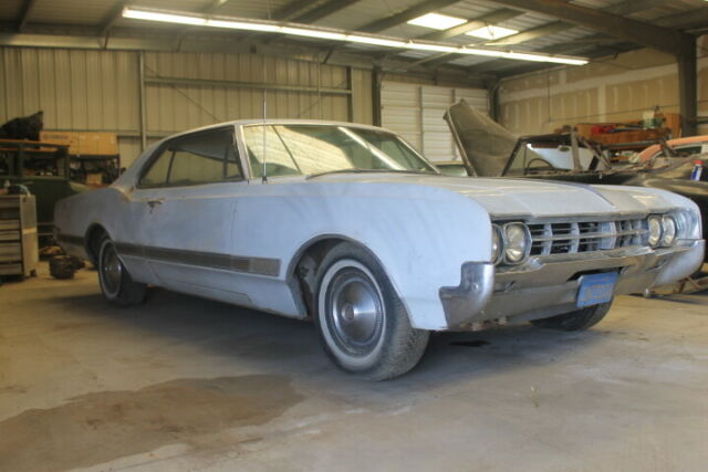 Oldsmobile Starfire 1966 image number 5