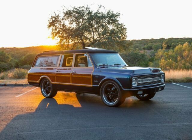 Chevrolet Suburban 1970 image number 12