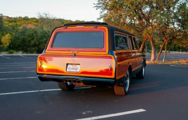 Chevrolet Suburban 1970 image number 3