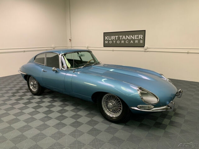 Jaguar E-Type 1962 image number 12