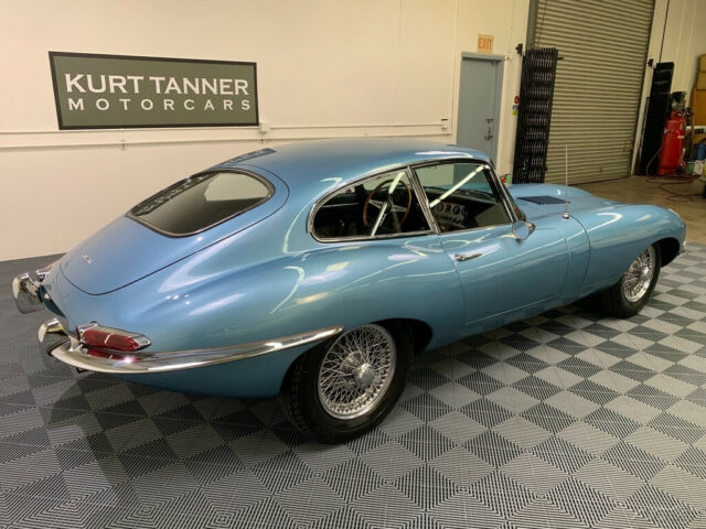 Jaguar E-Type 1962 image number 8