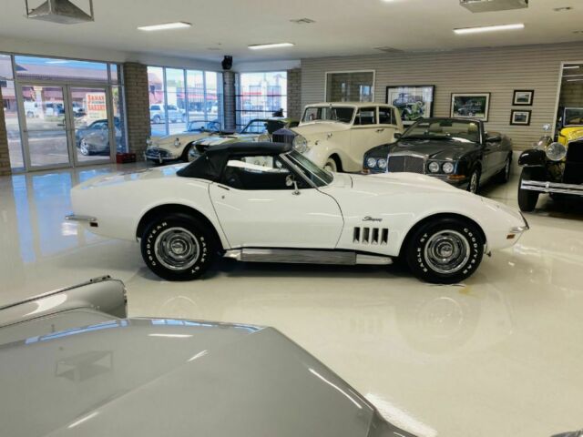 Chevrolet Corvette 1969 image number 12