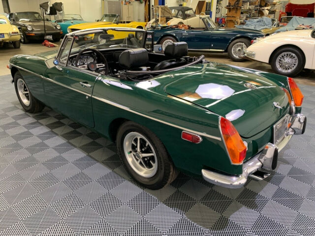 MG MGB 1973 image number 10