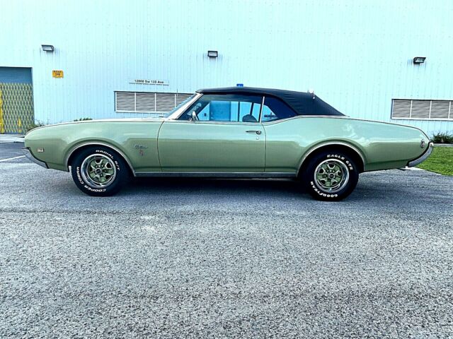 Oldsmobile Cutlass 1969 image number 11