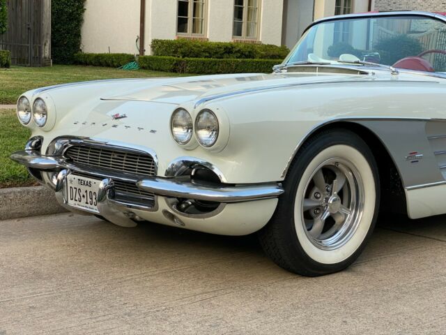 Chevrolet Corvette 1961 image number 29