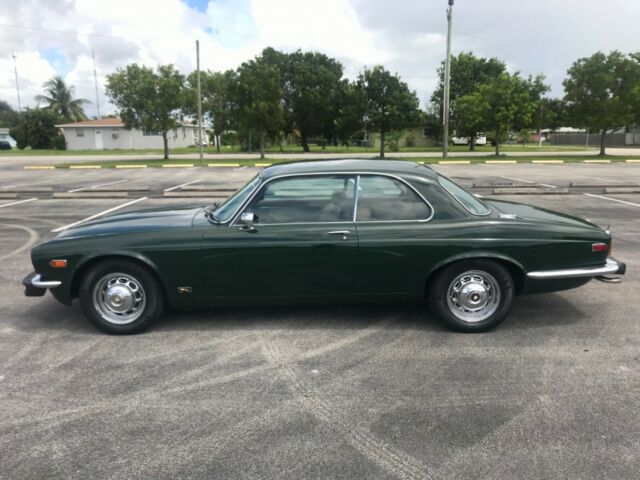 Jaguar XJ6 1976 image number 24