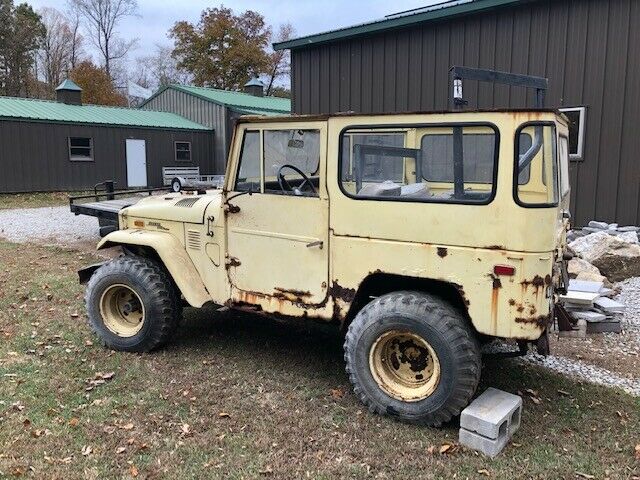 Toyota Land Cruiser 1972 image number 1