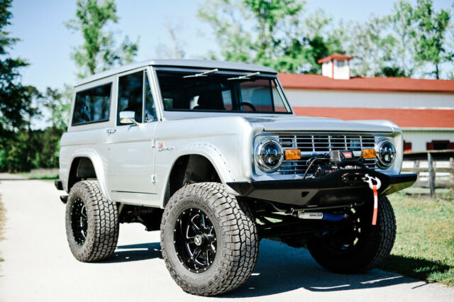 Ford Bronco 1977 image number 1