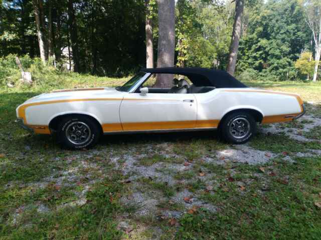 Oldsmobile Cutlass 1972 image number 1