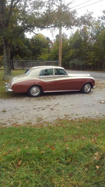 Rolls-Royce Silver Cloud 1961 image number 11