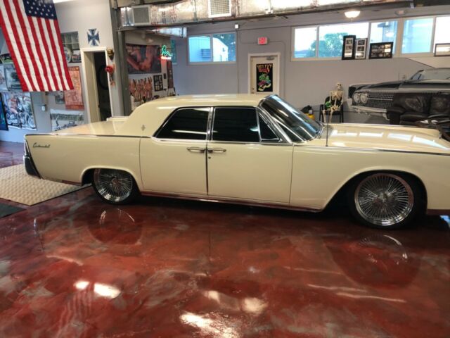 Lincoln Continental 1963 image number 24