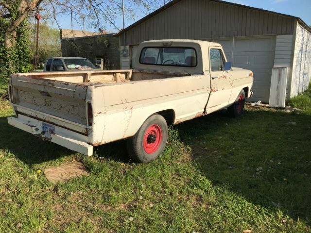 Ford F-250 1967 image number 2