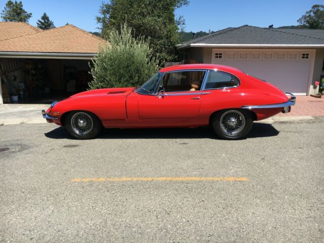 Jaguar E-Type 1969 image number 0