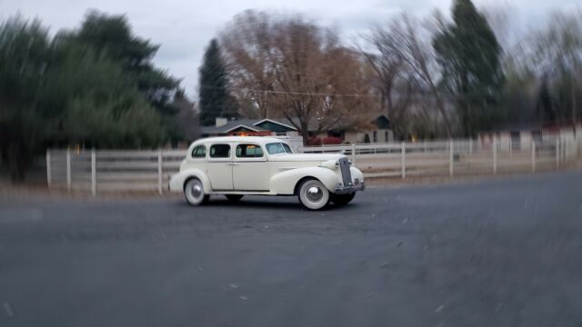 Cadillac Series 75 1937 image number 1