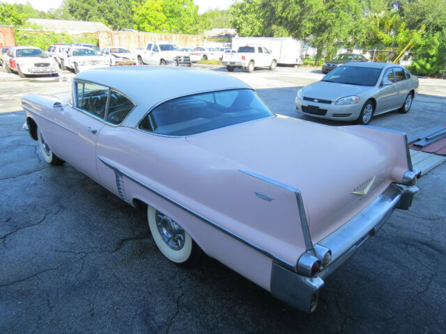 Cadillac DeVille 1957 image number 3