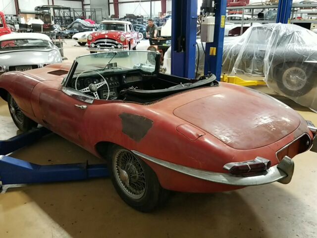 Jaguar E Type 4.2 1967 image number 13