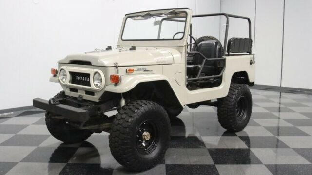 Toyota FJ Cruiser 1971 image number 21