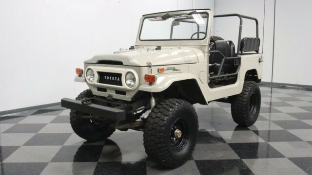 Toyota FJ Cruiser 1971 image number 29