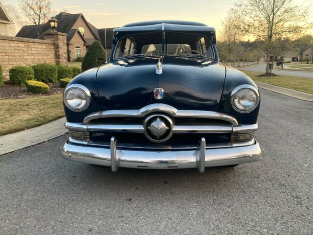 Ford Country Squire 1950 image number 10