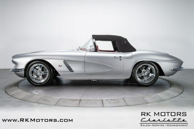 Chevrolet Corvette 1962 image number 23