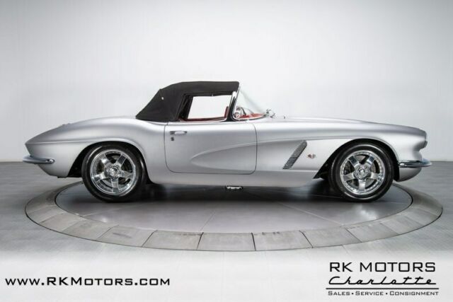 Chevrolet Corvette 1962 image number 44