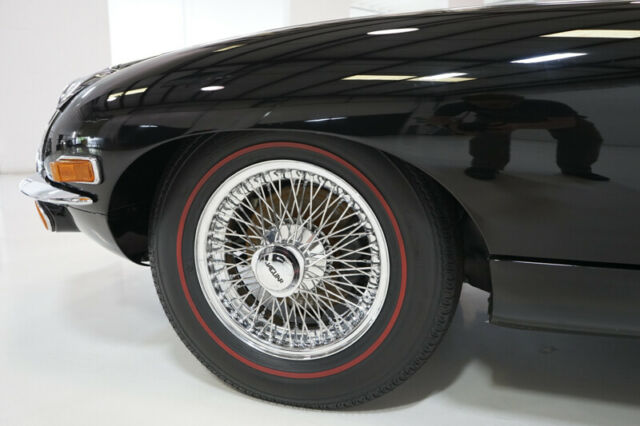 Jaguar E-Type 1971 image number 35