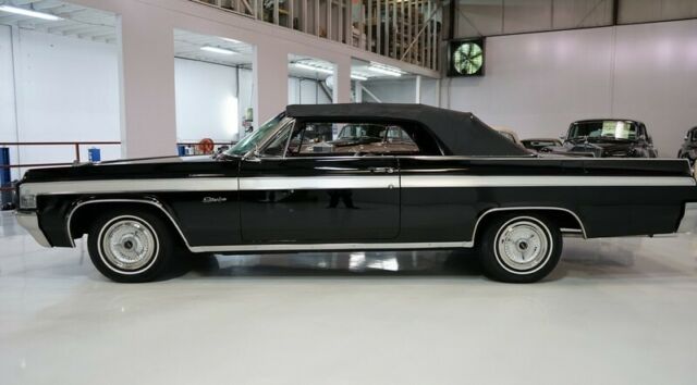 Oldsmobile Starfire 1963 image number 21