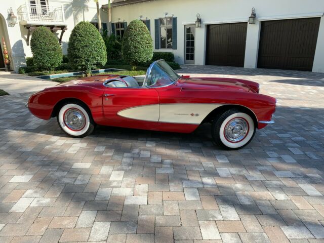 Chevrolet Corvette 1957 image number 22