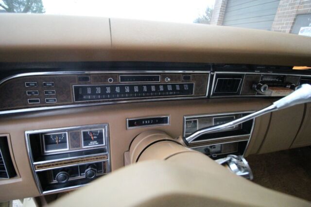 Lincoln Continental 1976 image number 15